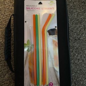 Silicon (reusable) straws. Set of 6x. Brand new.